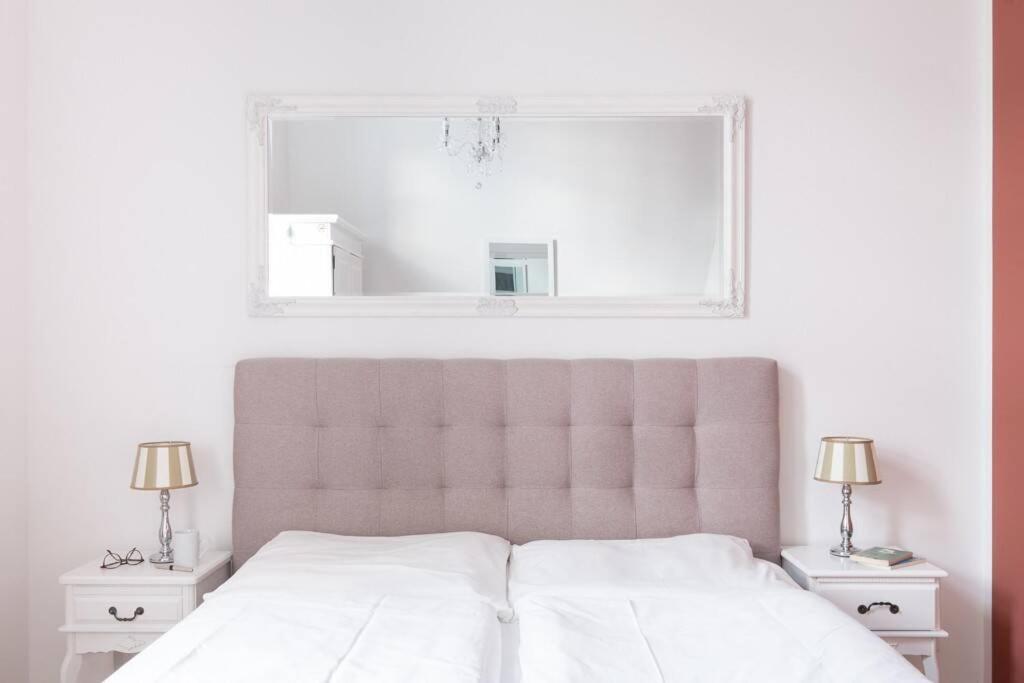 Sc 05 By Rockchair Apartments L Superhost Status L 2 Bedrooms Boxspringbeds Balcony Elevator - Cozy Family & Business Flair Welcomes You! Berlin Kültér fotó