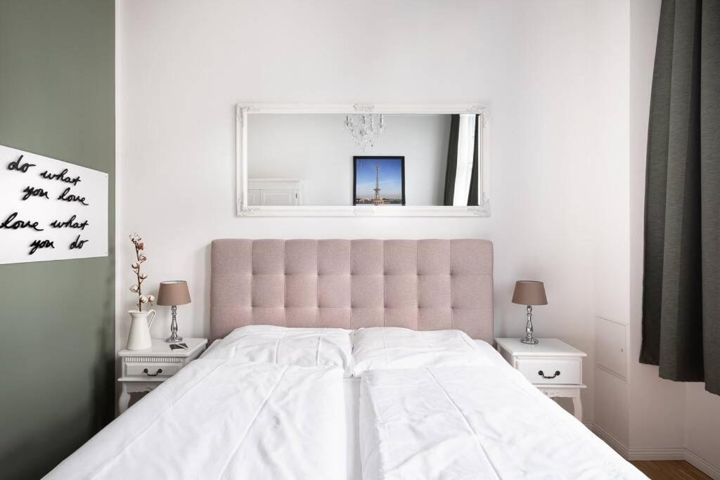 Sc 05 By Rockchair Apartments L Superhost Status L 2 Bedrooms Boxspringbeds Balcony Elevator - Cozy Family & Business Flair Welcomes You! Berlin Kültér fotó